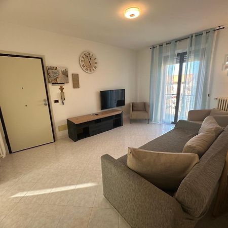 Beach House Holiday Apartments Rimini Buitenkant foto