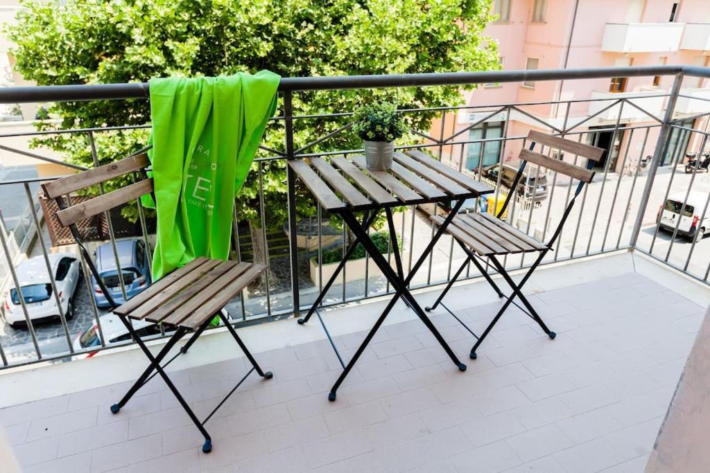 Beach House Holiday Apartments Rimini Buitenkant foto