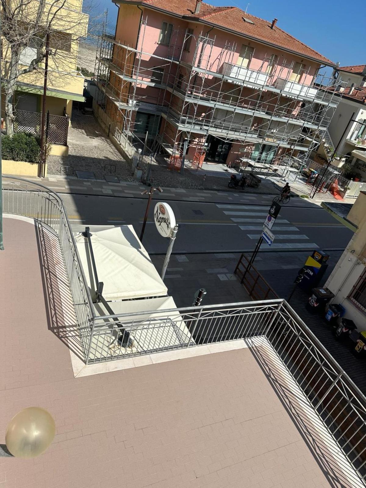 Beach House Holiday Apartments Rimini Buitenkant foto