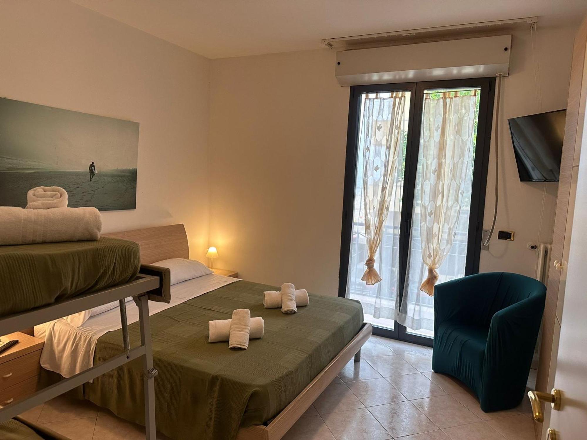 Beach House Holiday Apartments Rimini Buitenkant foto