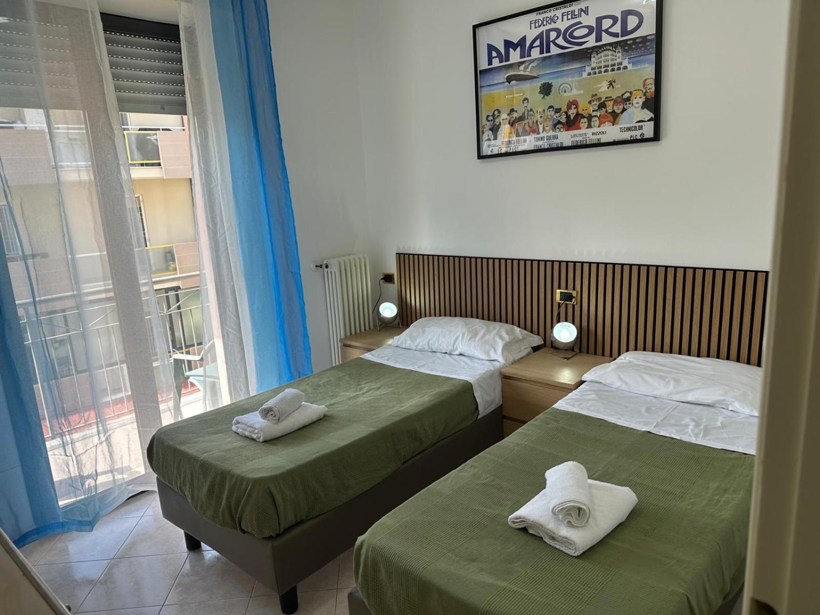 Beach House Holiday Apartments Rimini Buitenkant foto